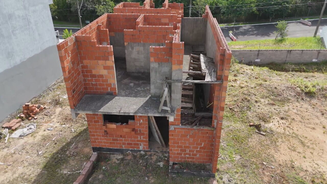 Escândalo da Casa Própria: Construtoras desviam dinheiro da Caixa e destroem sonhos de famílias