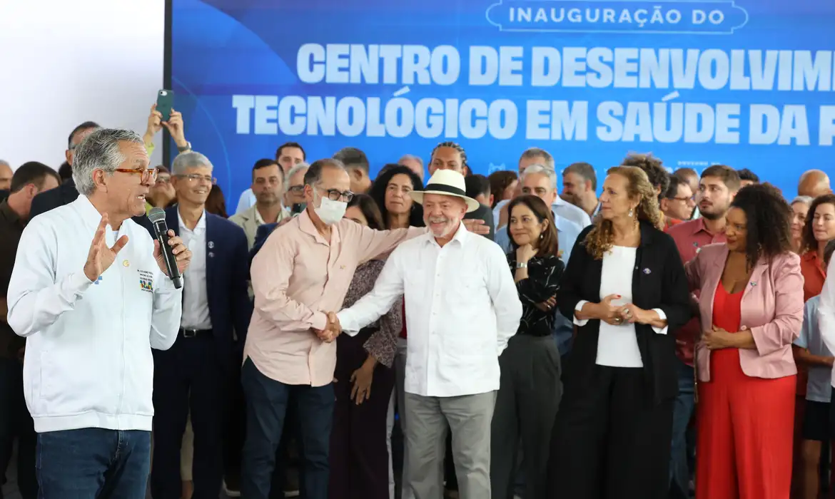 Fiocruz lança centro para produção nacional de terapias CAR-T contra o câncer