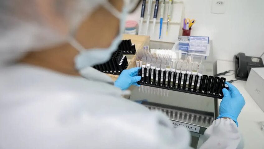 Fiocruz inicia produção nacional de medicamento essencial para esclerose múltipla no SUS