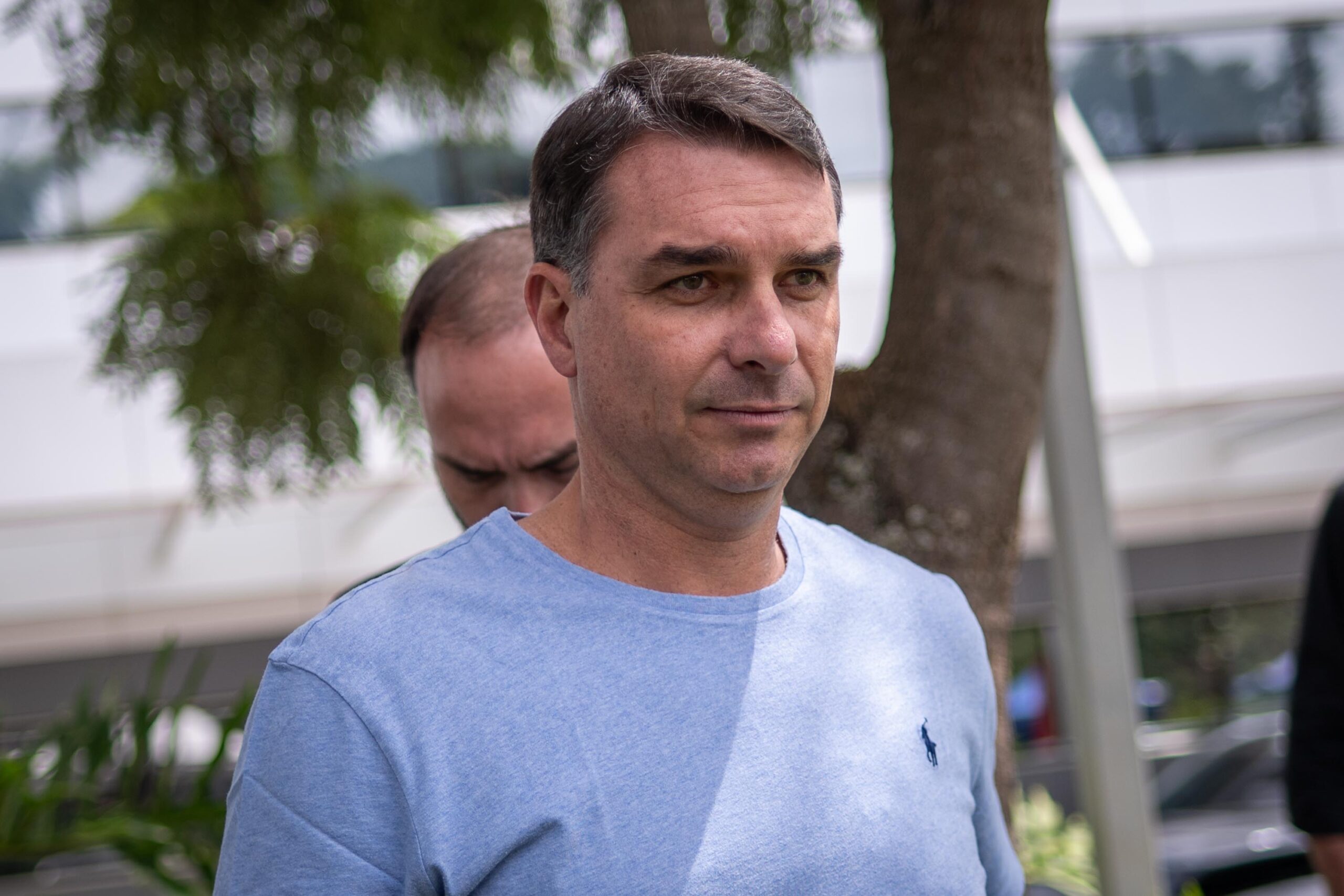 Flávio Bolsonaro traça planos com mestre do marketing