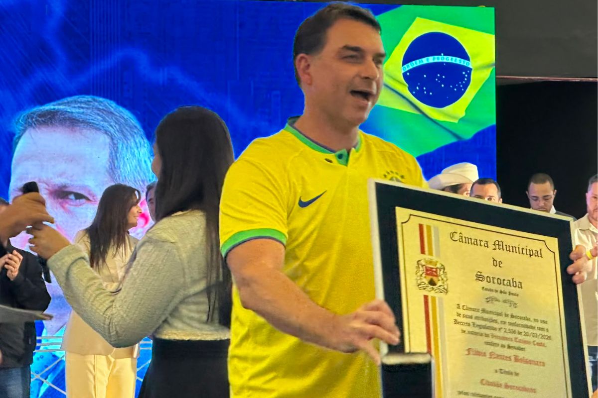 Flávio Bolsonaro mira eleitorado do Nordeste com agenda no agro e no São João na Bahia