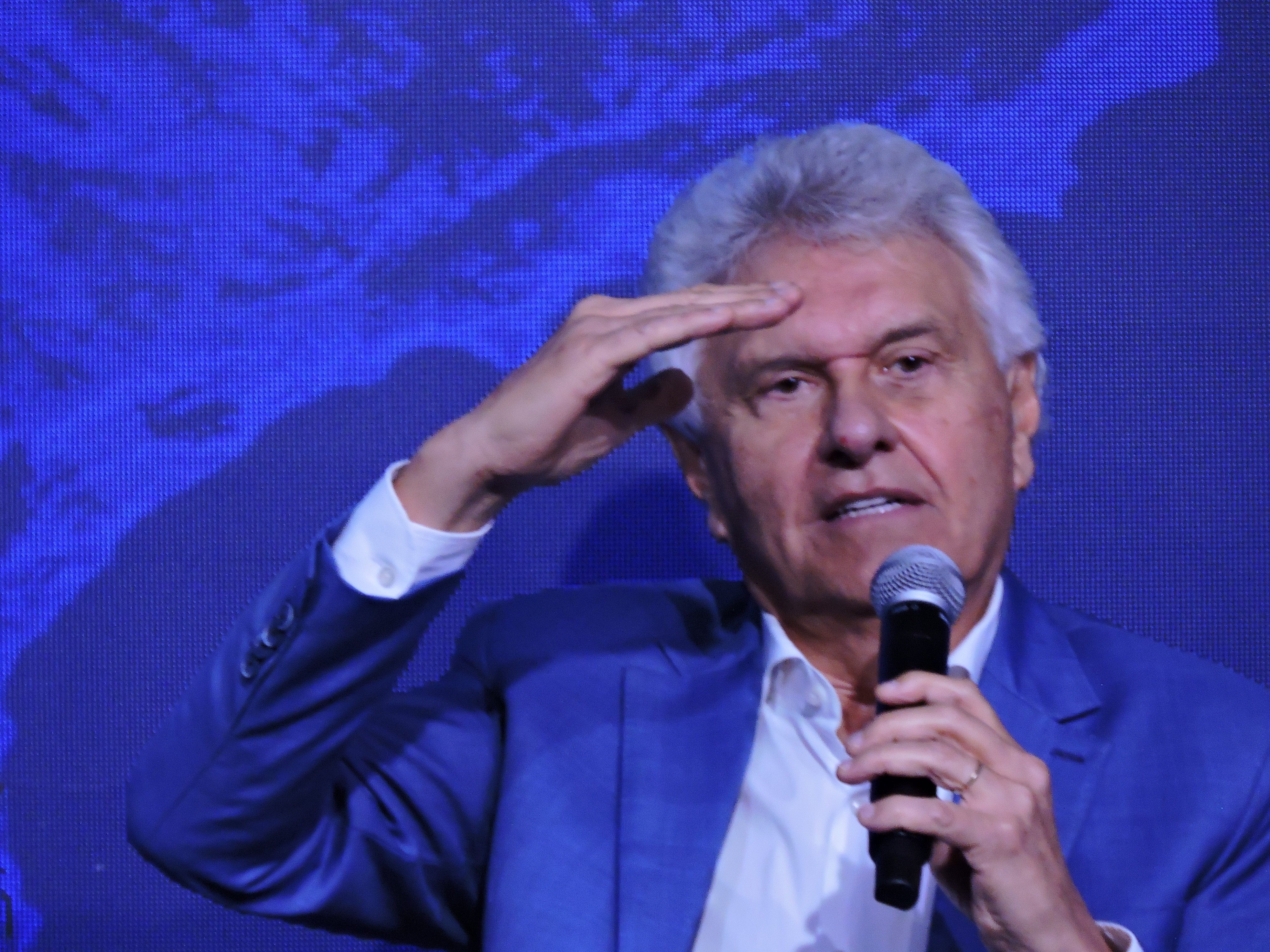 Ronaldo Caiado avalia que Flávio Bolsonaro não tem mais chances de vencer Lula