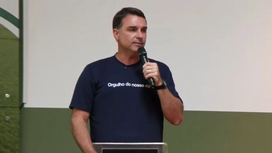 Flávio Bolsonaro busca acalmar mercado financeiro após vazamento de áudio