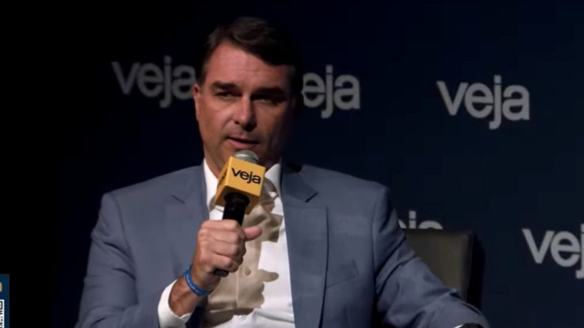 Flávio Bolsonaro afirma que diferença entre roubo e latrocínio é mínima e defende maior rigor na prisão de ladrões de celular