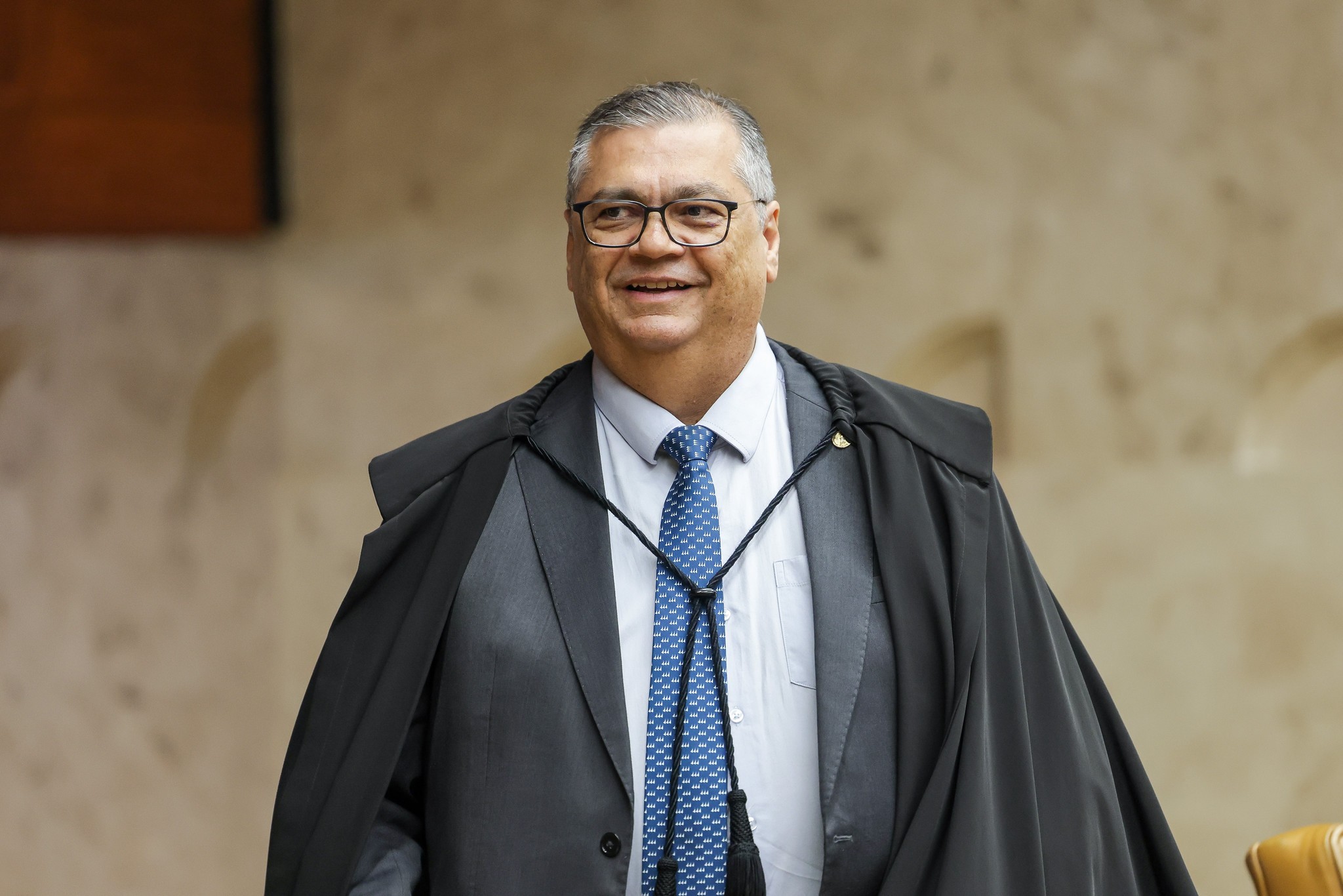 Flávio Dino mantém remoção de vídeo ofensivo e critica discurso com grosserias