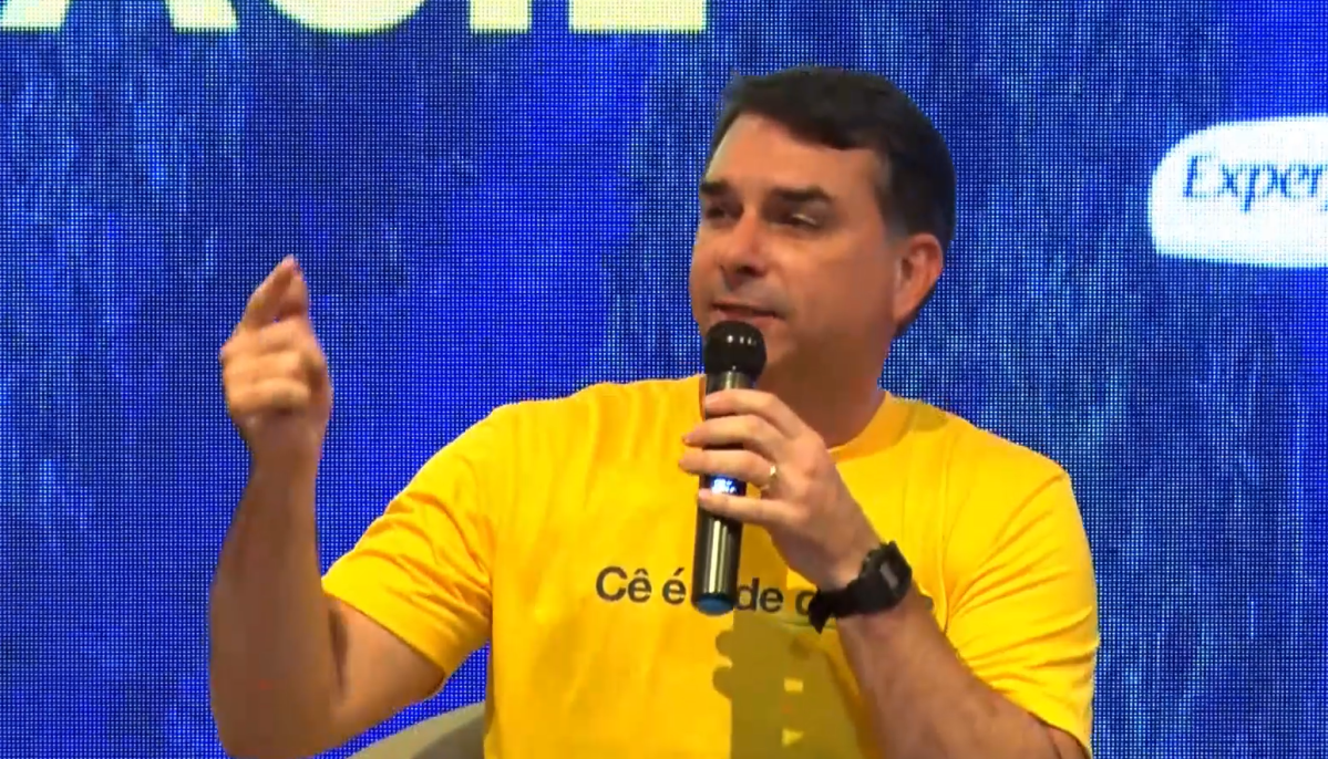 Flávio Bolsonaro promete alinhar Brasil a Israel em 2027 e transferir embaixada para Jerusalém