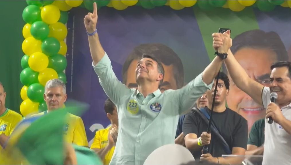 Flávio Bolsonaro aposta em aliança em Minas Gerais para garantir vitória ao Planalto