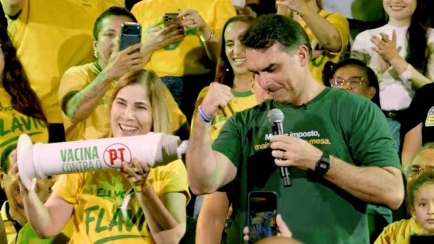 Flávio Bolsonaro discursa em evento do PL no Ceará com ataques a Luiz Inácio Lula da Silva