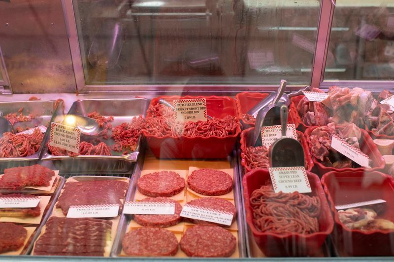 Frigoríficos brasileiros são alvo de investigação antitruste nos EUA | CNN Brasil
