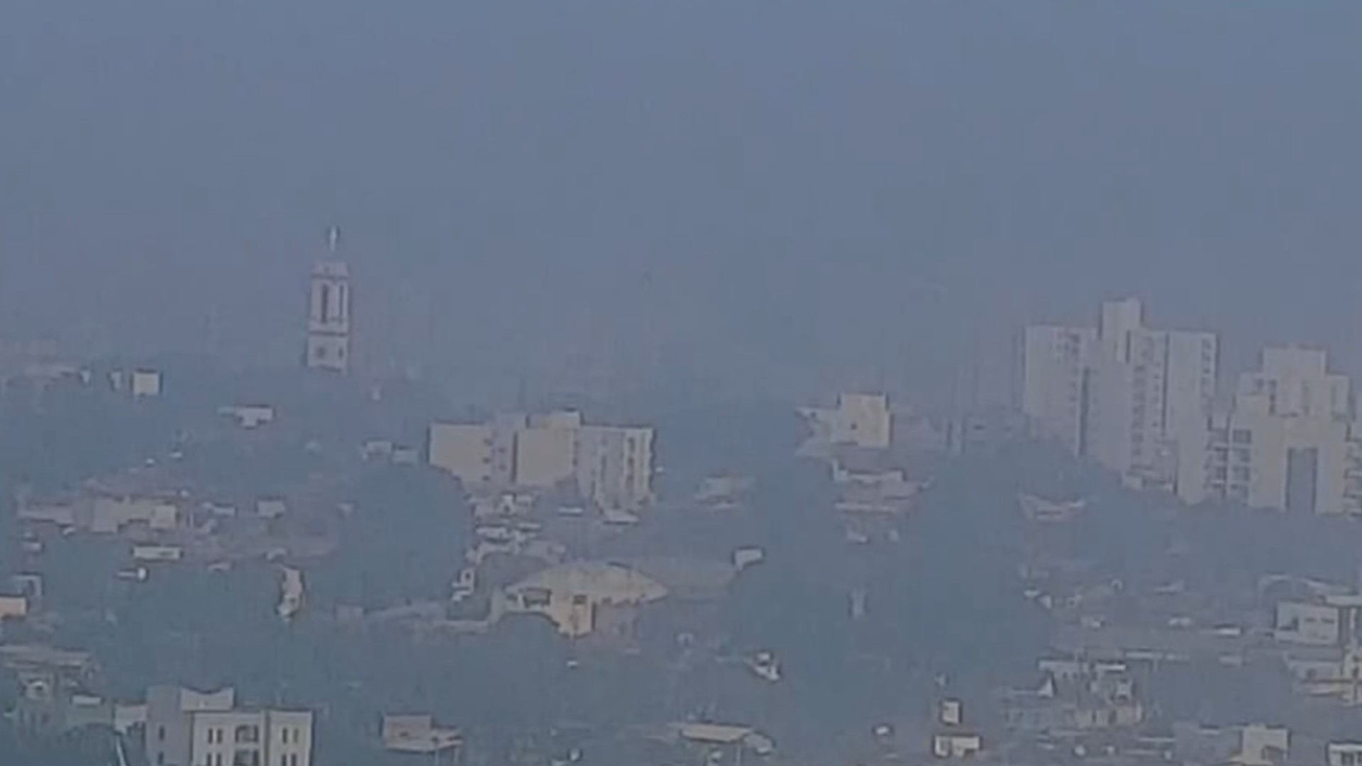 Fumaça de incêndios no interior de SP encobre Uberaba e altera ar