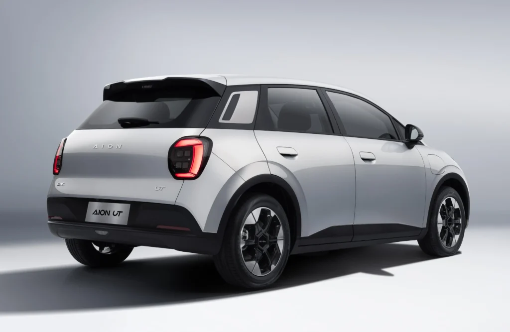GAC apresenta hatch elétrico Aion UT no Brasil a partir de R$ 139,9 mil