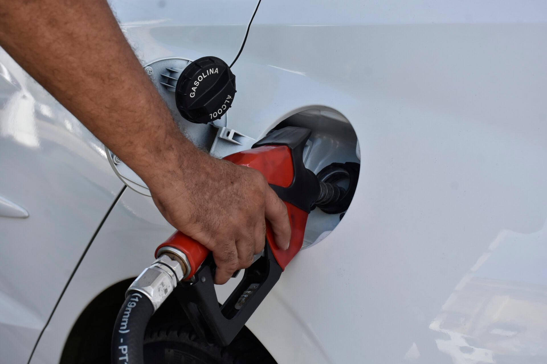 Refinaria Clara Camarão reduz preço de gasolina em R$ 0,23 e diesel em R$ 0,25