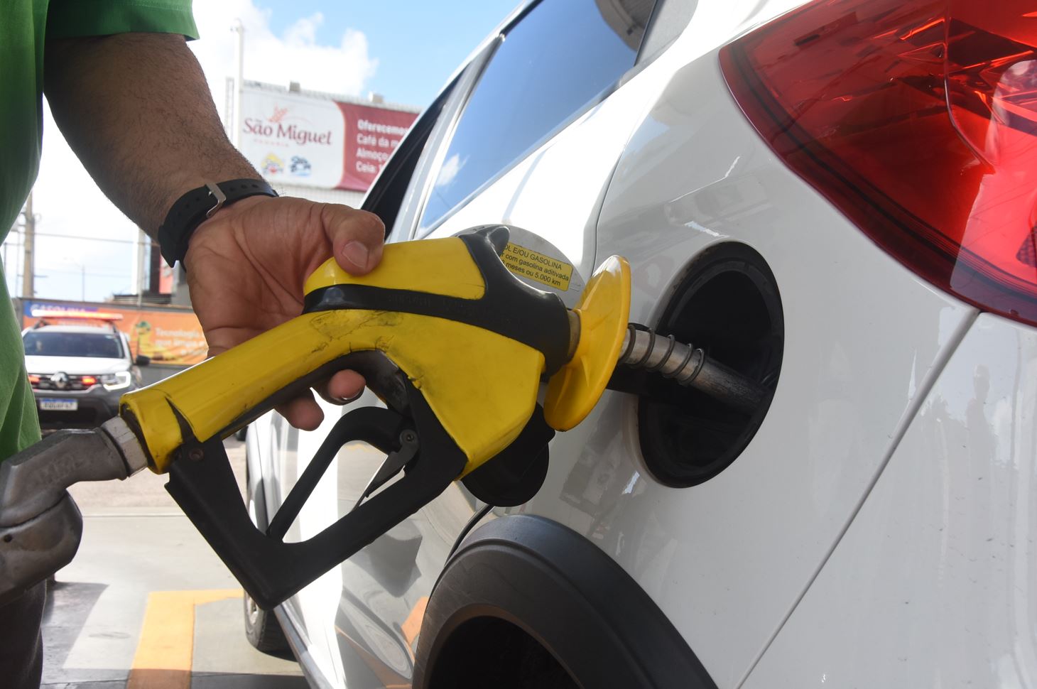 Gasolina em Natal supera preços médios do Nordeste com alta registrada pelo Procon