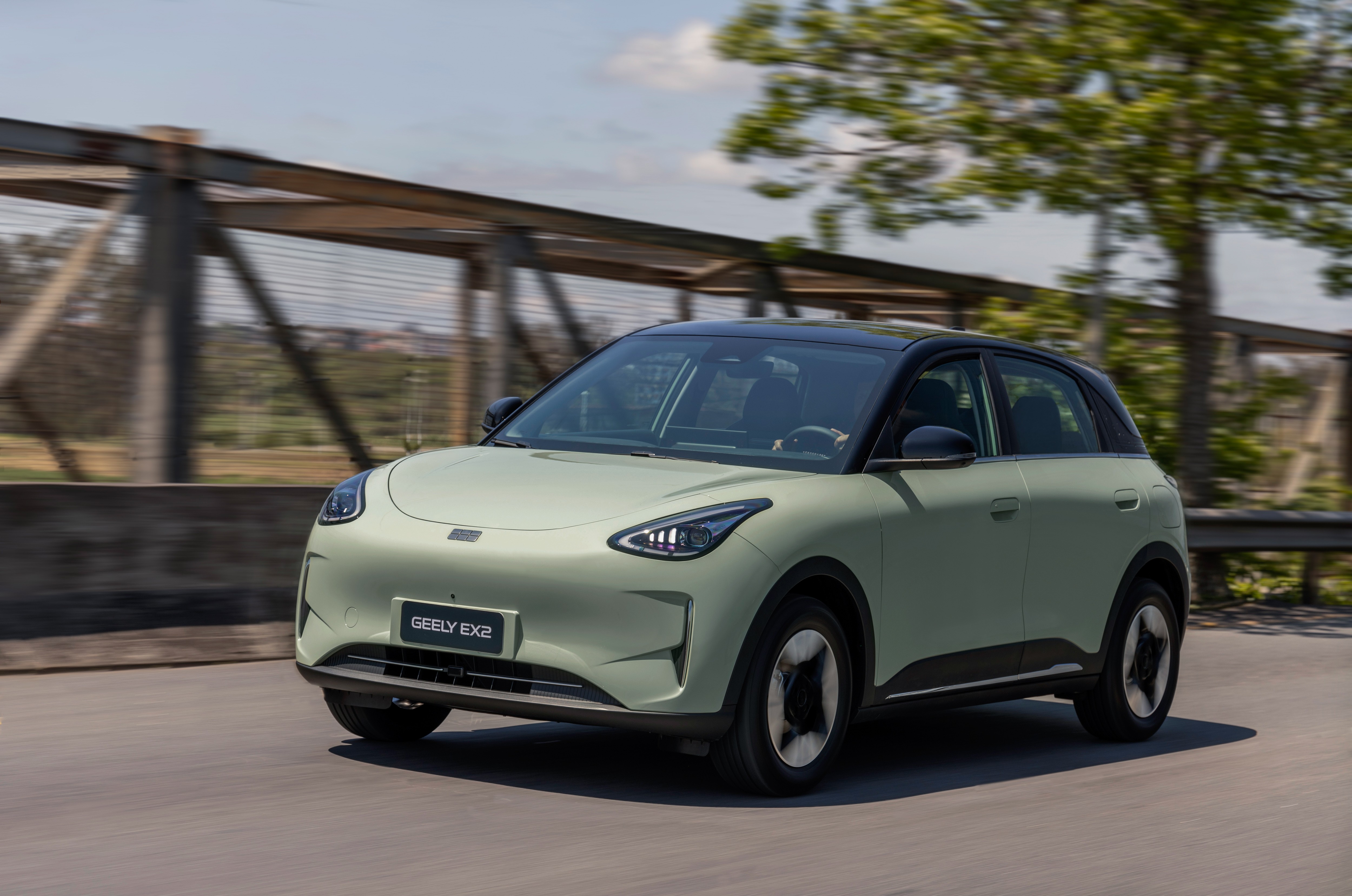 Geely EX2 entrega bom desempenho e economia, mas precisa de sete ajustes