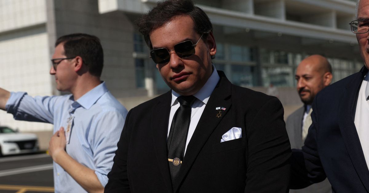 George Santos firma acordo de US$ 35 mil após manipular apostas em mercado financeiro