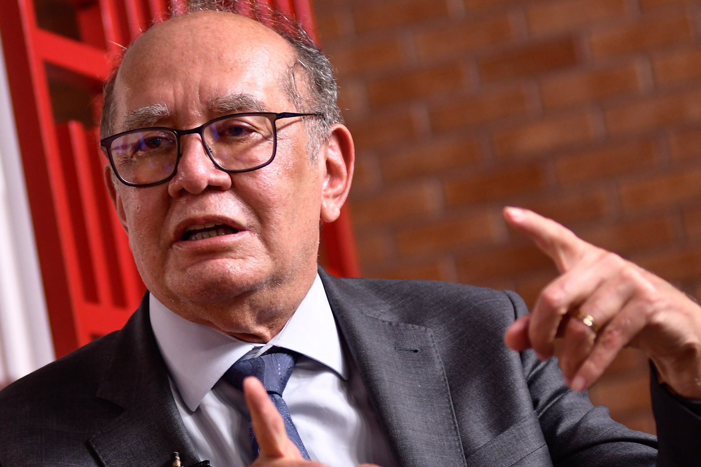 Gilmar Mendes defende produção nacional de medicamentos para doenças raras