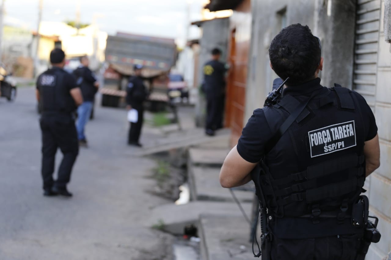 Operação Extrema Confiança: Polícia desarticula esquema de fraude na Bolsa de Valores que movimentou R$ 440 milhões