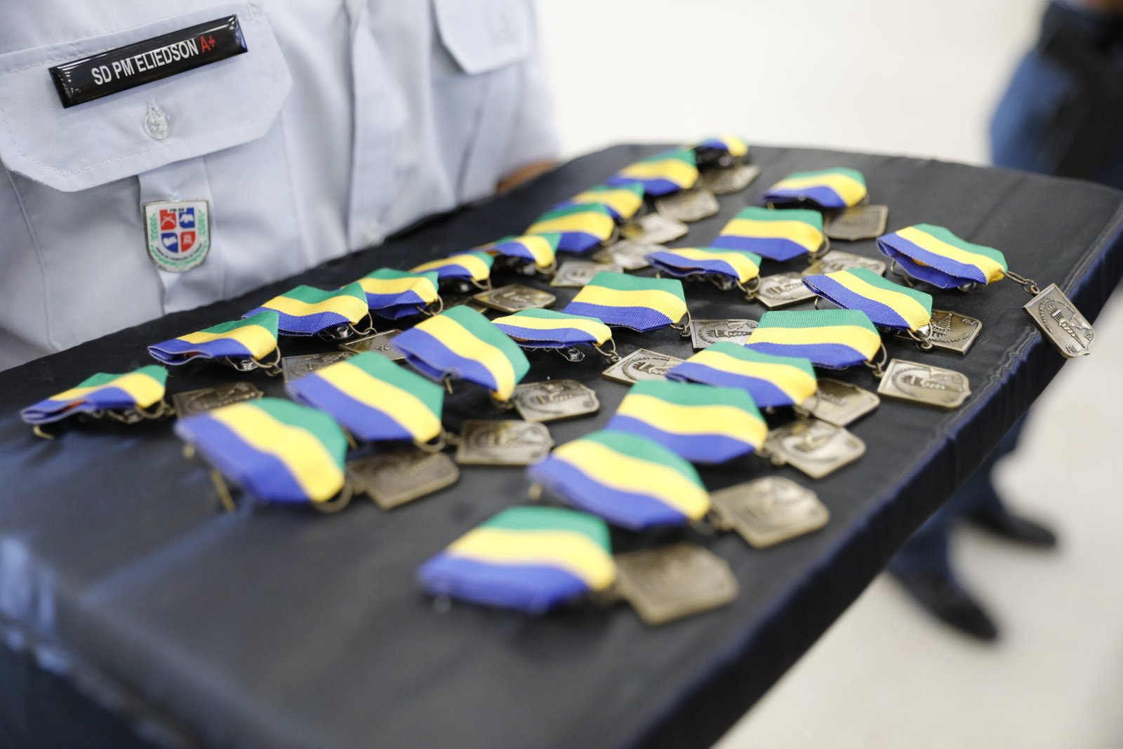 Governadora Fátima Bezerra homenageia militares e civis pelos 192 anos da PMRN