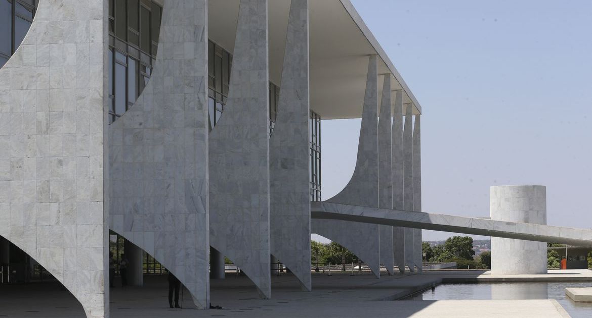 Governo Lula investe bilhões e acelera fim do 6x1