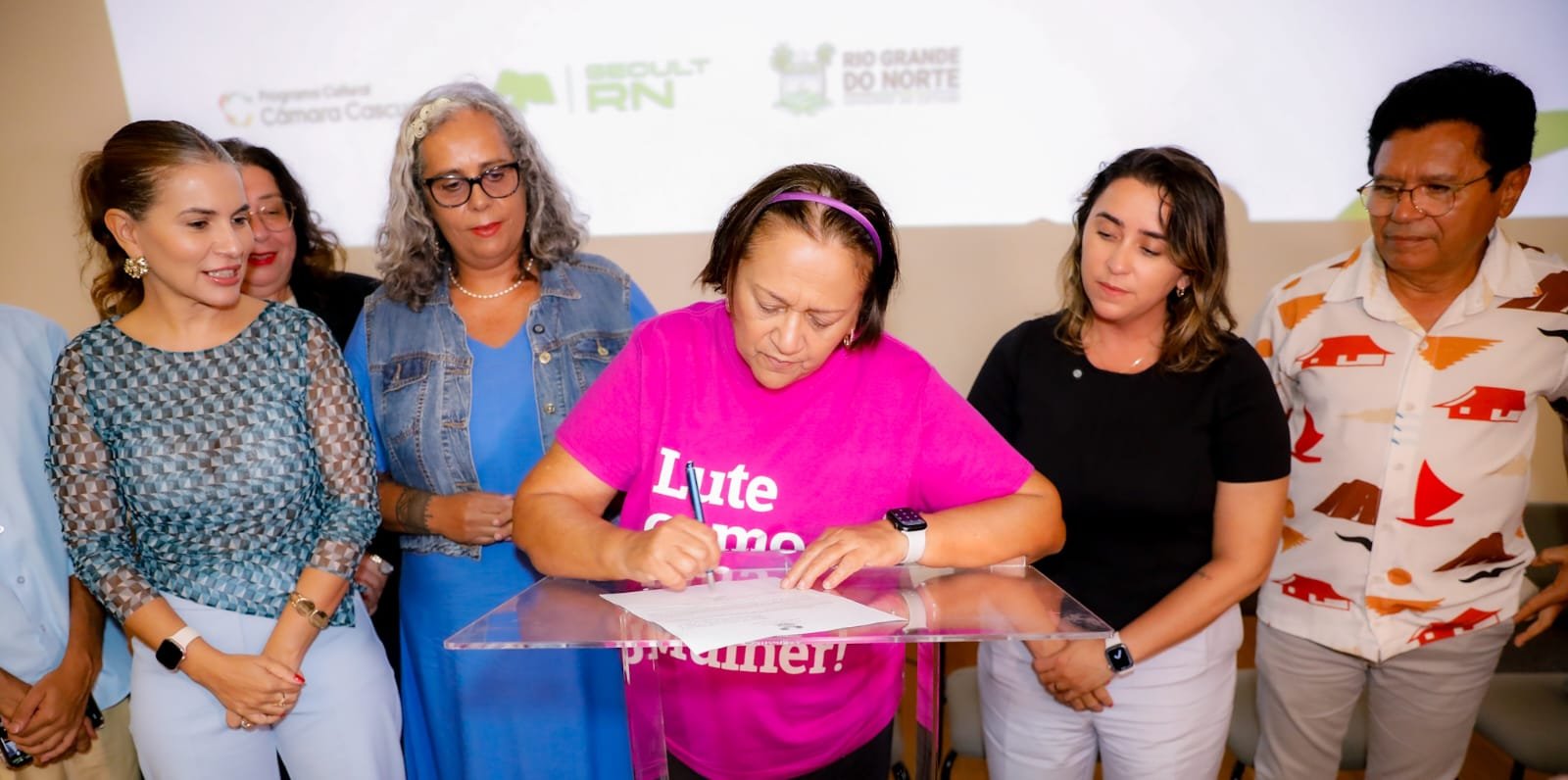 Fátima Bezerra anuncia R$ 45 milhões para Cultura no RN