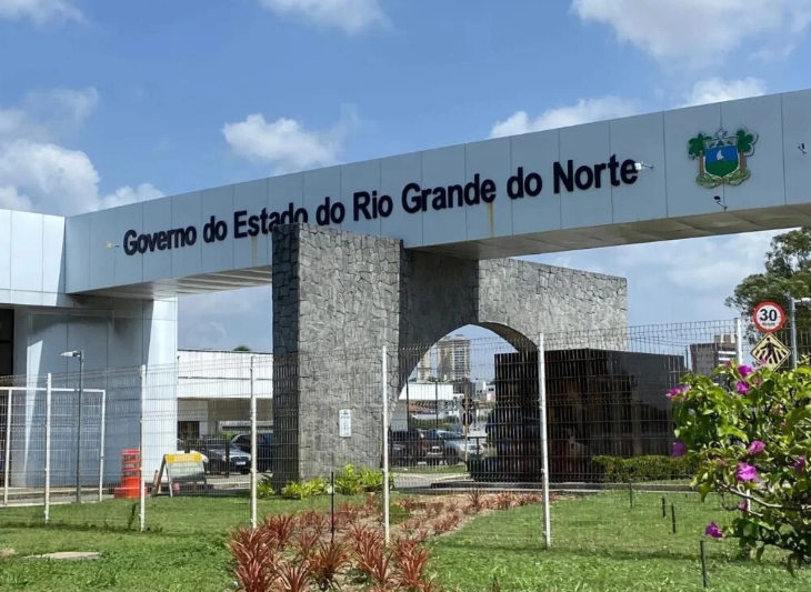 Governo do RN finaliza pagamento da folha de agosto para 125 mil servidores