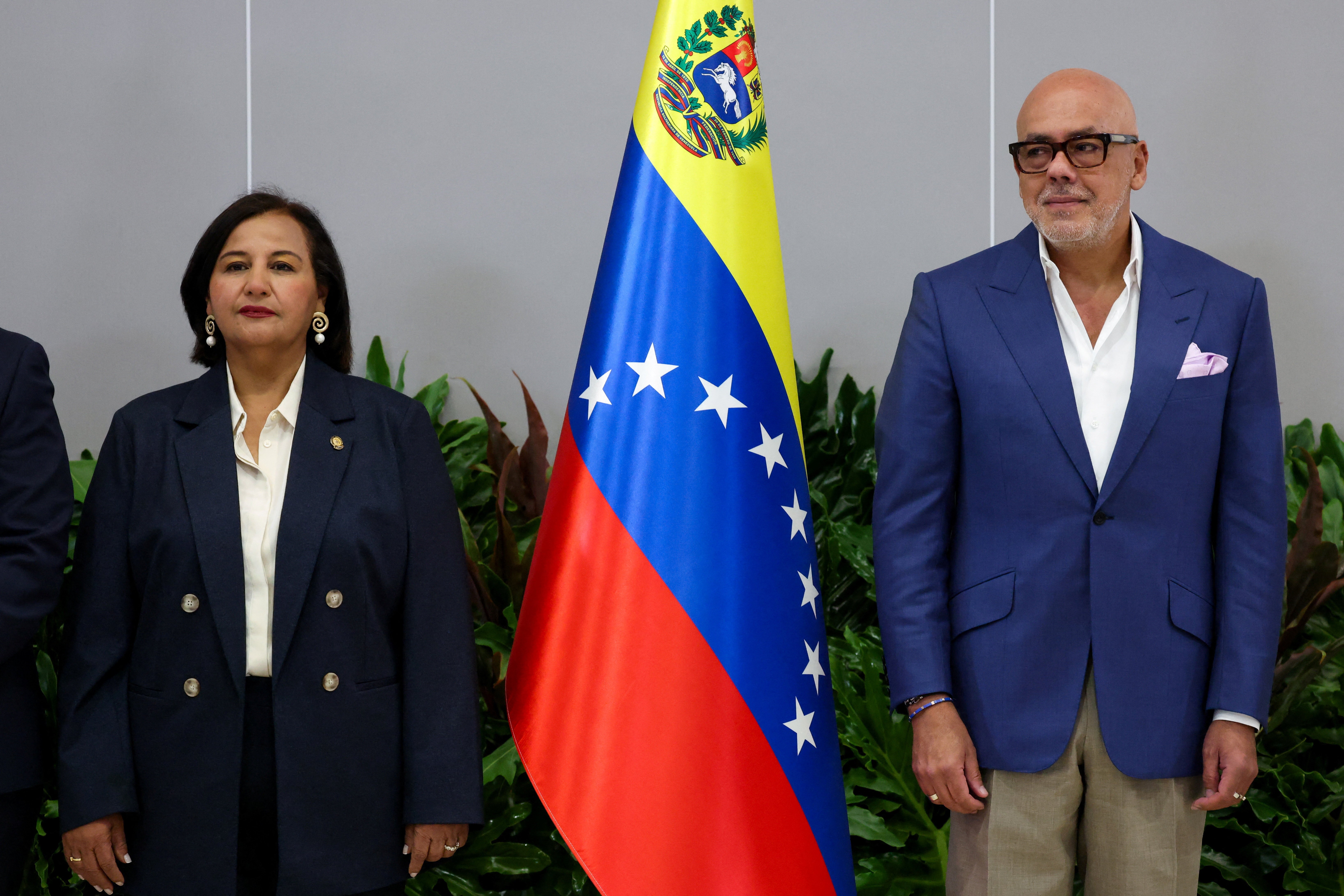 Governo e oposição iniciam diálogo em Caracas por transição na Venezuela