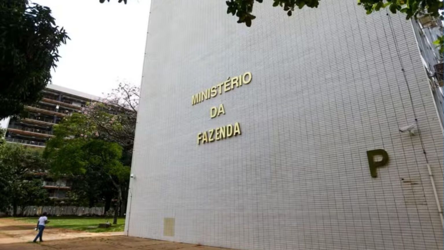 Governo Lula impõe sigilo a processos de autorização de bets e restringe acesso a documentos