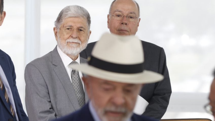 Governo Lula antecipa possível taxação comercial imposta pelos EUA