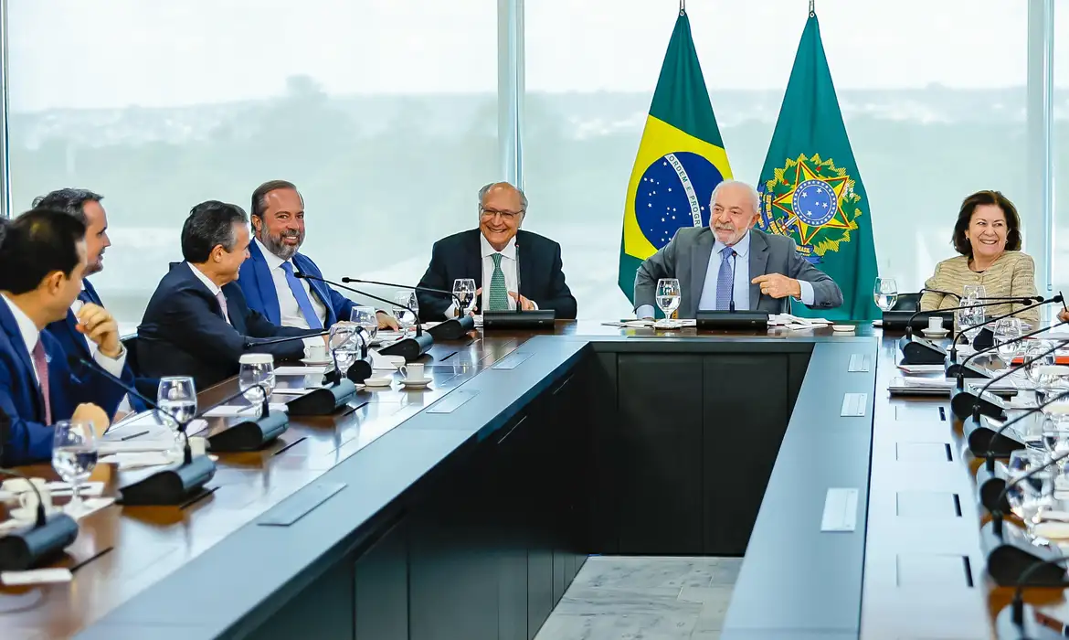 Governo propõe aumentar mistura de etanol na gasolina para até 32%