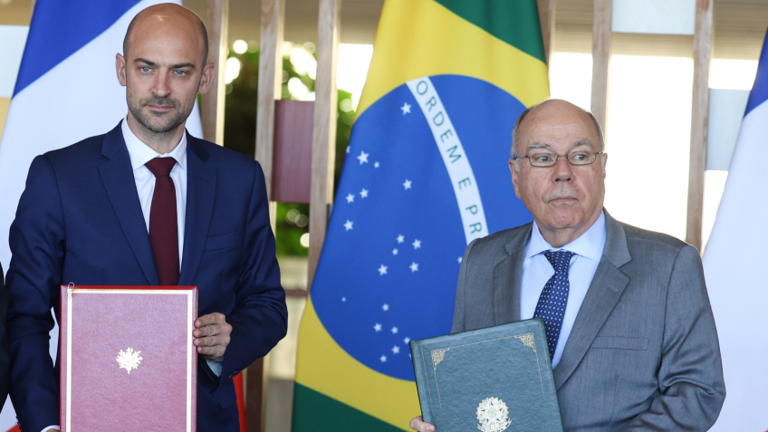 Governo propõe França como maior mercado para exportação de aeronaves de defesa brasileiras