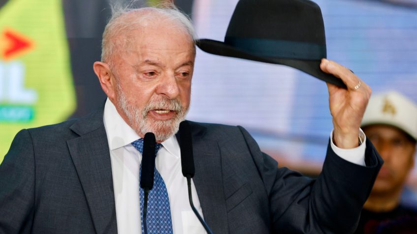 Governo Lula quita R$ 17,5 bilhões em emendas parlamentares, superando mínimo obrigatório