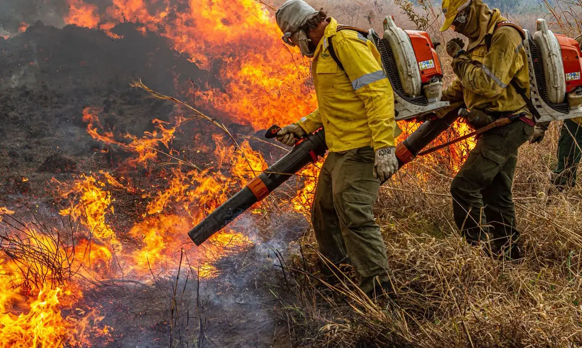 Governo destina R$ 337 milhões para combate a incêndios florestais e fiscalização ambiental