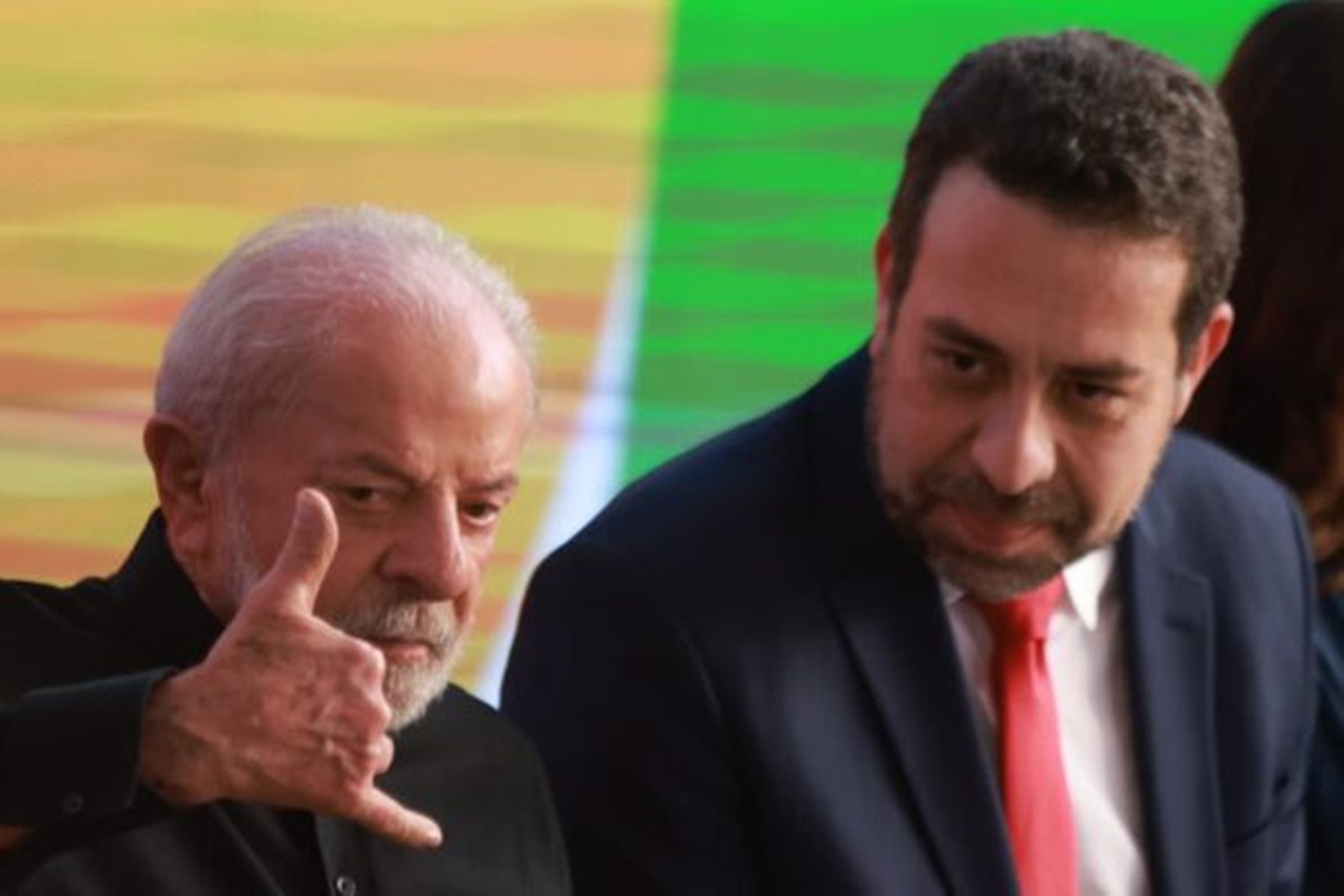 Lula anuncia crédito para motoristas de app e táxis