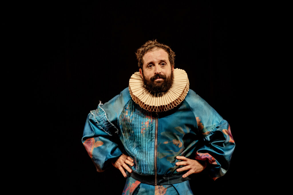 Gregório Duvivier encanta público natalense com "O Céu da Língua", espetáculo premiado sobre a língua portuguesa