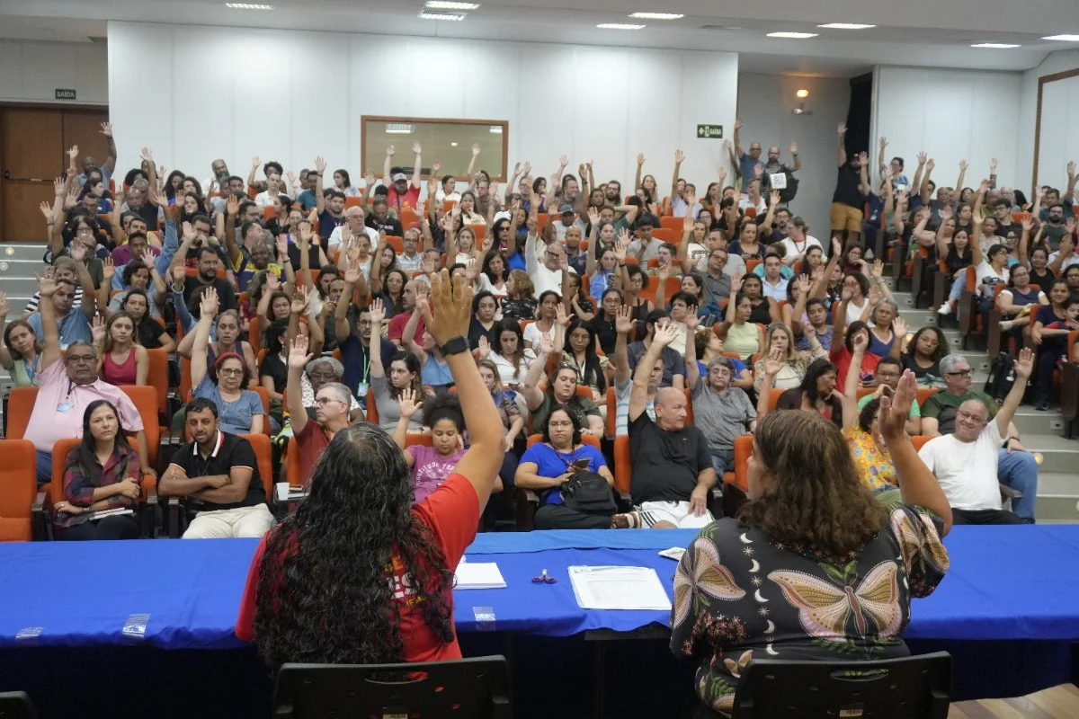 Técnicos em Educação de Minas encerram paralisação após conquistas sindicais