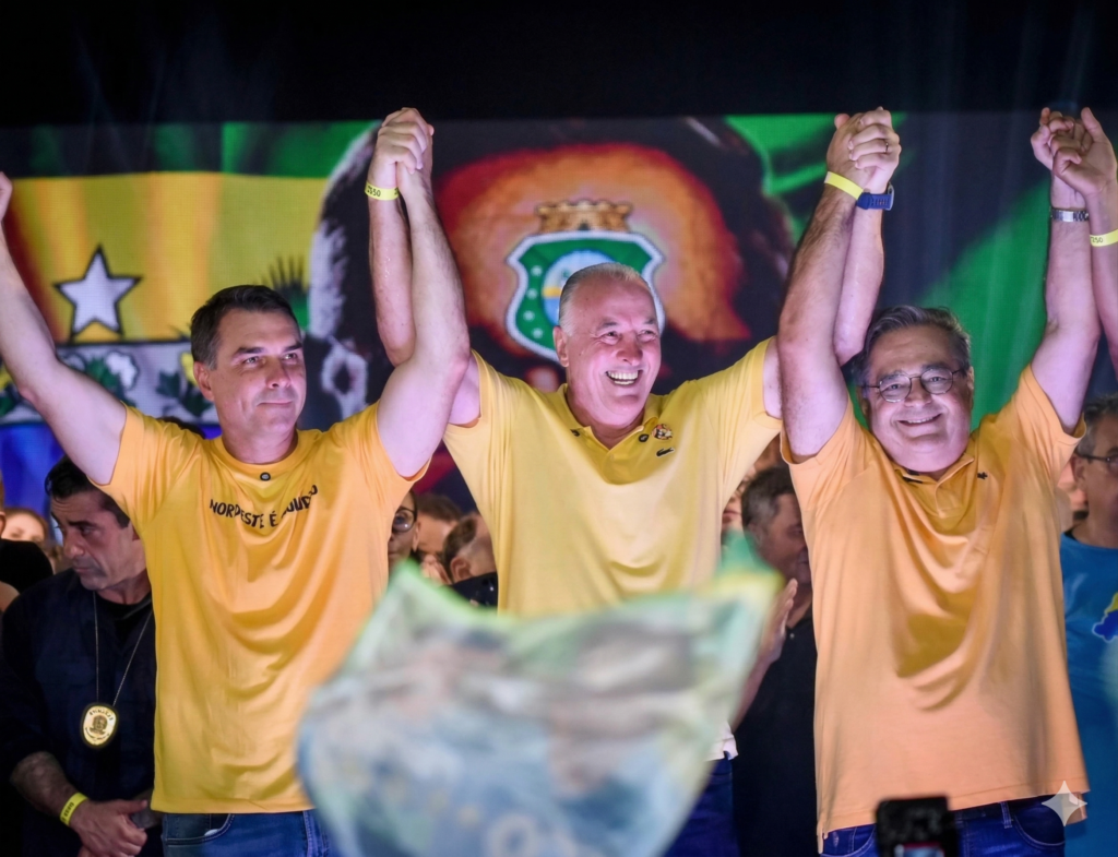 Coronel Hélio defende Flávio Bolsonaro em meio a desgaste pelo caso ‘Dark Horse’