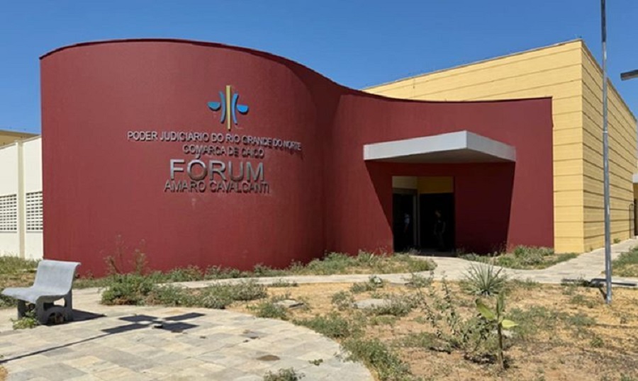 Homem é condenado por violência doméstica e injúria qualificada contra adolescente com TEA em Caicó