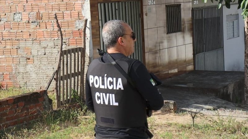Homem é preso em flagrante após ameaçar nora de morte com faca e enviar áudios intimidadores na Grande Natal