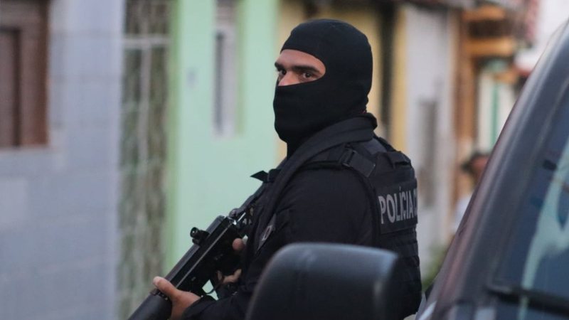 Polícia prende homem por descumprir protetiva na Grande Natal