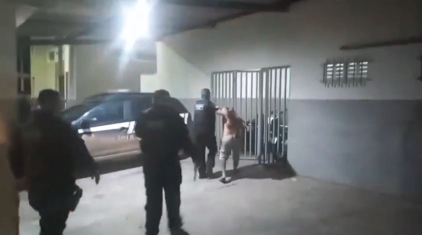 Homem é detido por ameaçar incendiar casa da ex-companheira em Guamaré