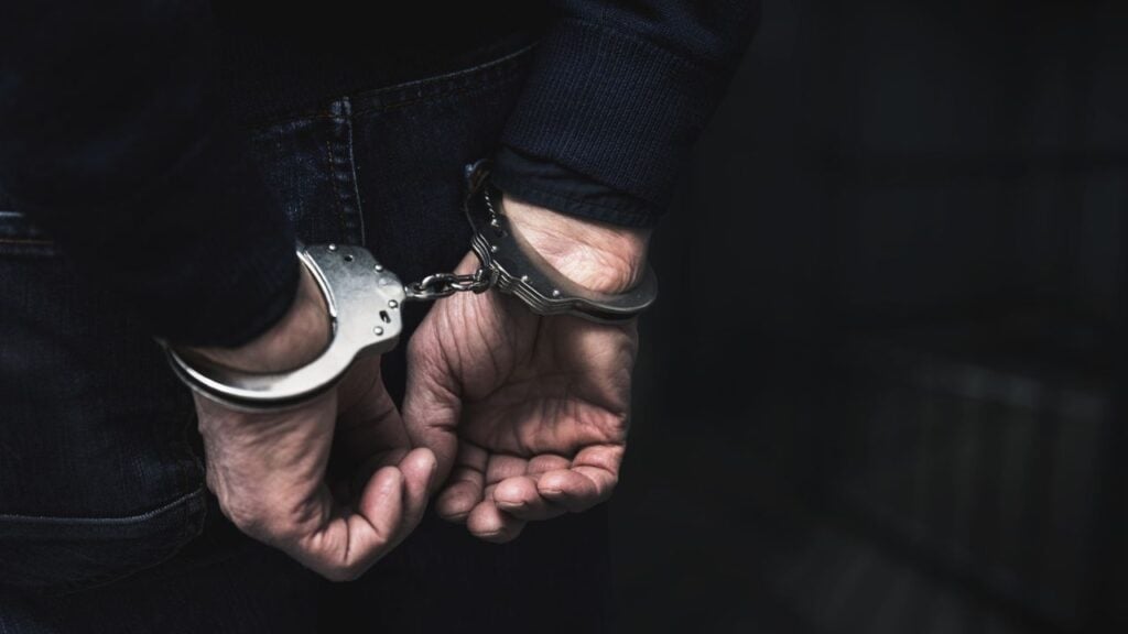 Homem é preso por dirigir embriagado e tentar fugir da polícia em Natal