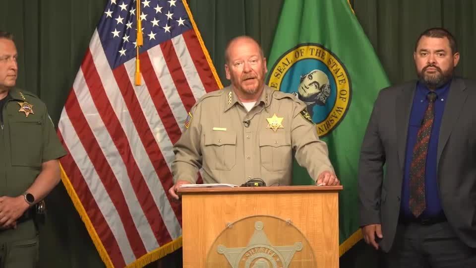 Homem é detido por suspeita de provocar incêndio Old Trails em Washington