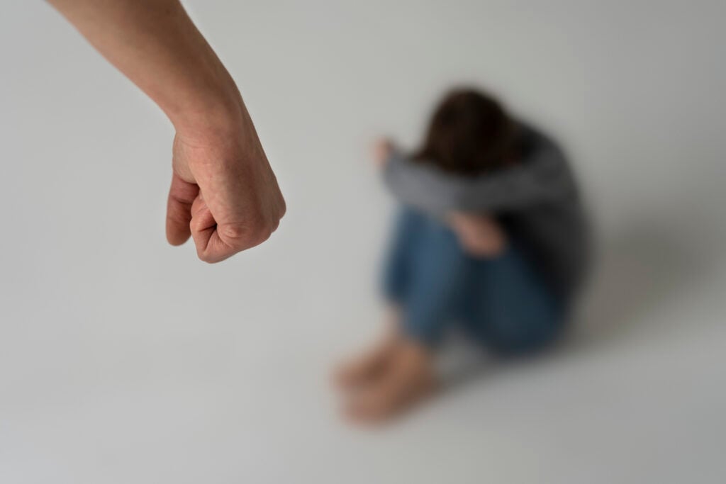 Polícia Militar prende homem por violência doméstica em Parnamirim