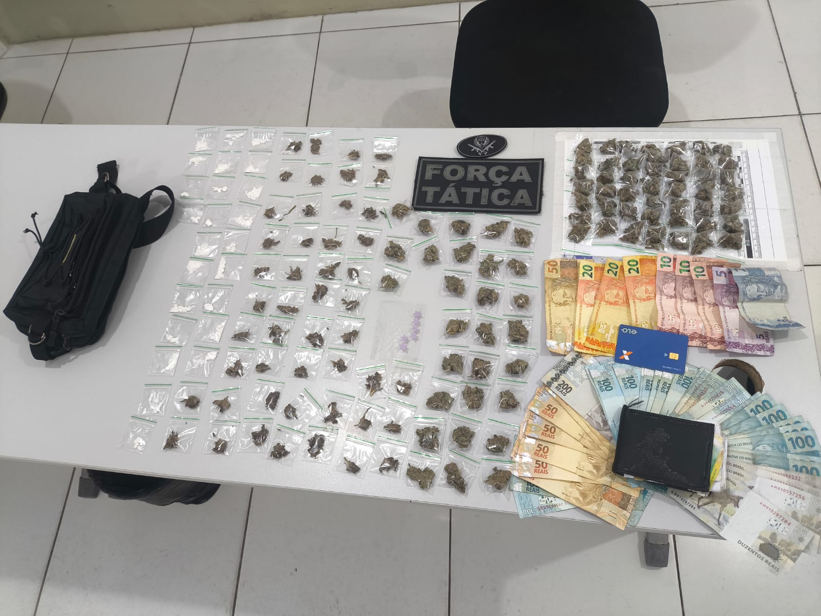 Homem é preso suspeito de tráfico de drogas em Parnamirim
