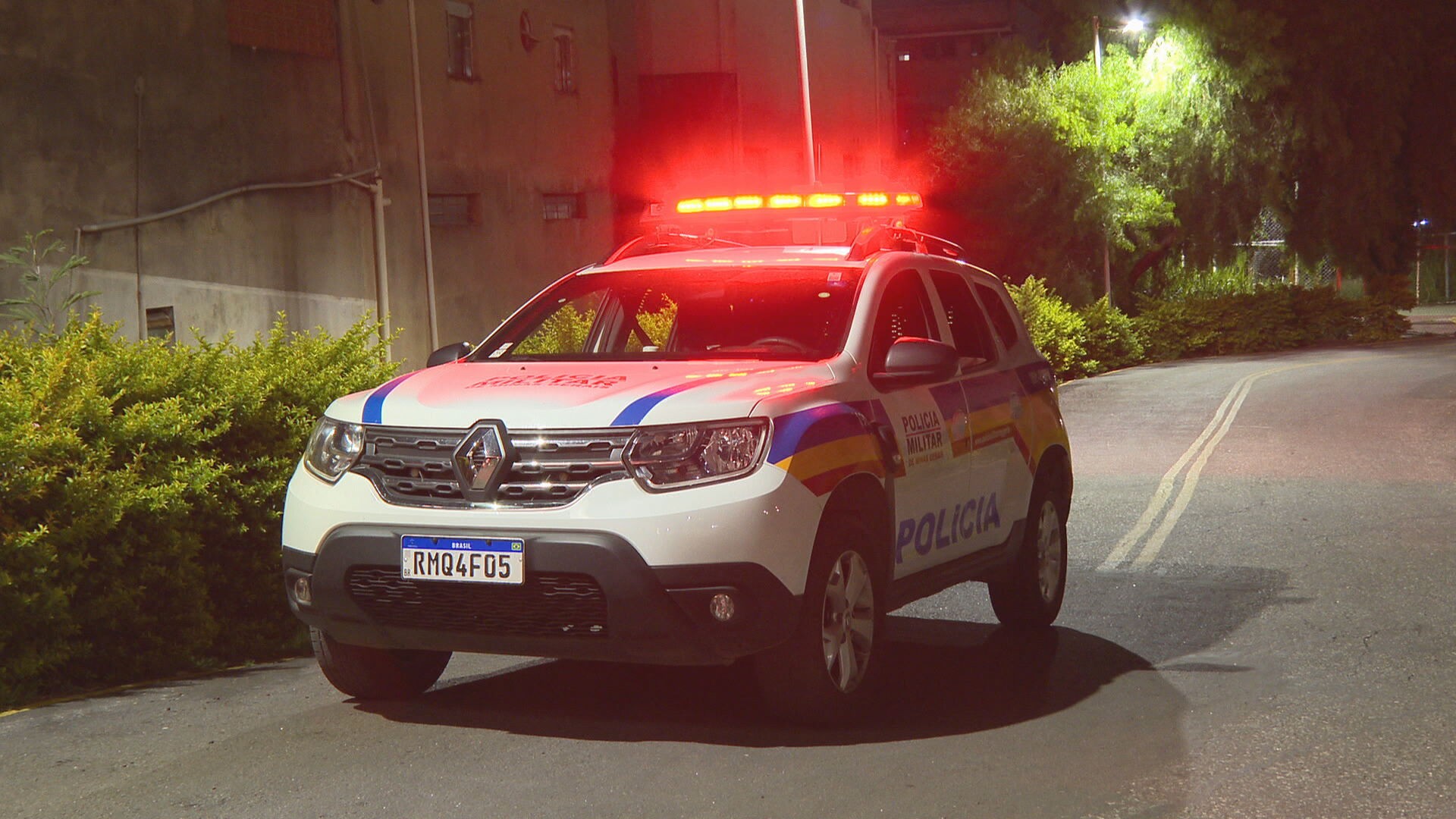 Suspeito atira contra três pessoas após expulsão de adega em Betim