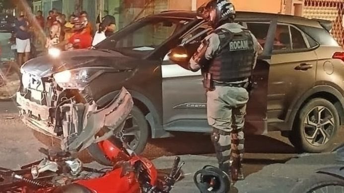 Homem é preso após fugir da PM, colidir moto em SUV durante perseguição em Mossoró