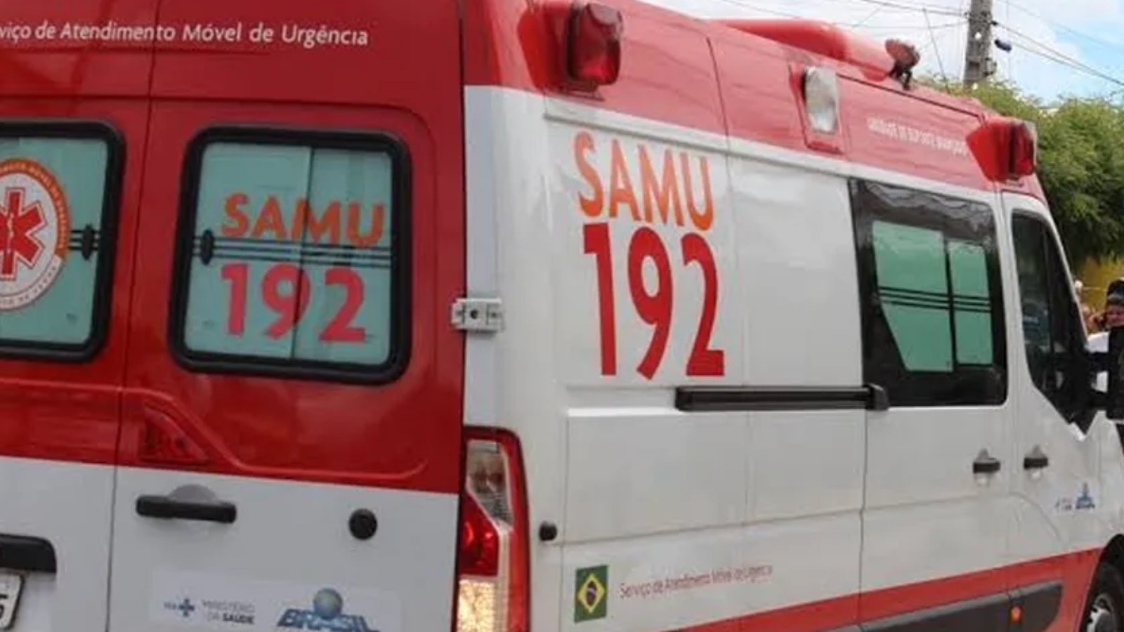 Homem morre eletrocutado ao tocar em fio solto em Brasília de Minas