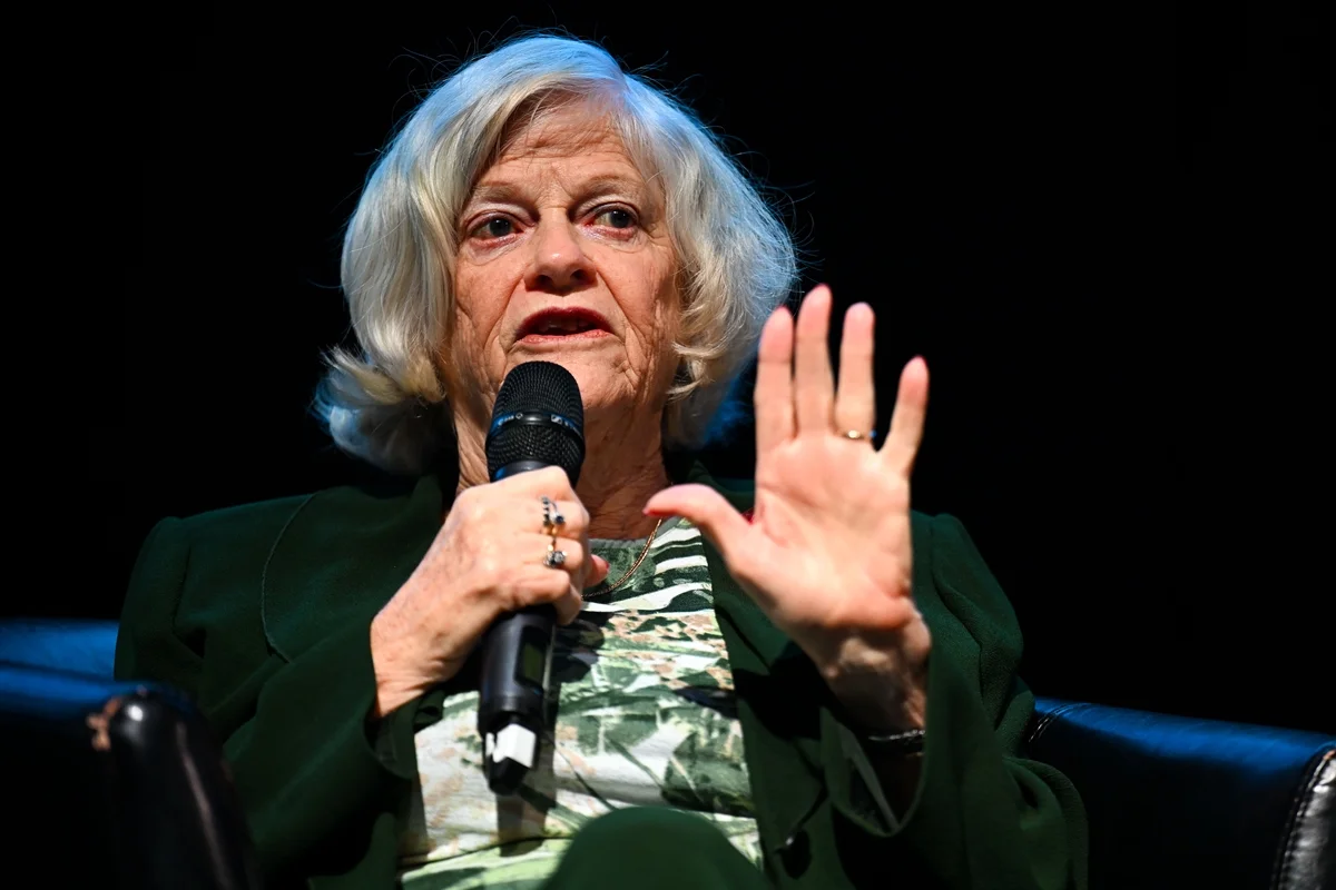 Suspeito pela morte de Ann Widdecombe é liberado pela polícia