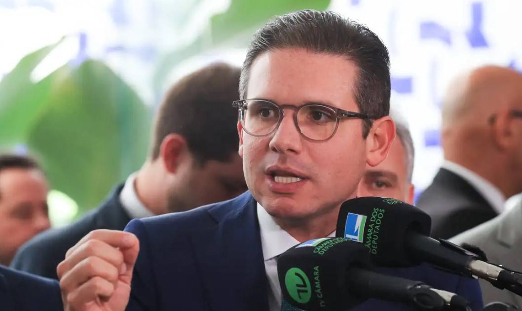 Hugo Motta contesta decisão de Flávio Dino sobre emendas do PL
