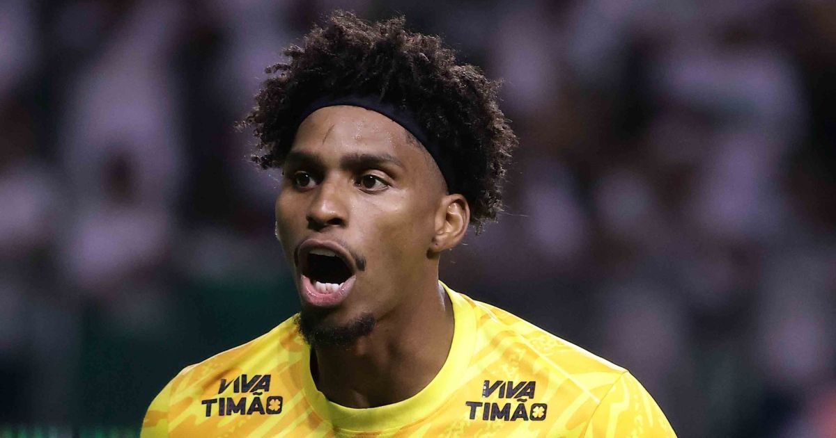 Hugo Souza denuncia racismo sistemático em duelo do Corinthians na Argentina